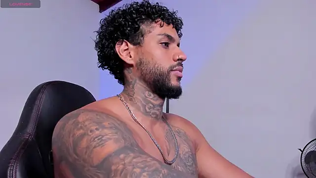 Show de LuigiVitale_1 na webcam