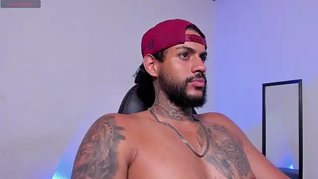 Show modela LuigiVitale_1 na web-kameri