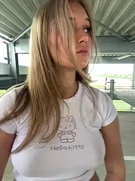 Pokazy przed kamerką – Hannah-2007