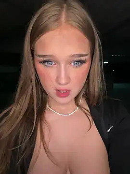 Hannah-2007 Adlı Modelin Canlı XXX Sohbeti
