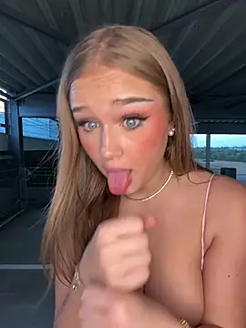הופעת וובקאם של Hannah-2007