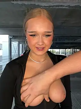 Hannah-2007's Webcam Show