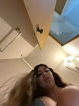 הופעת וובקאם של Monica17