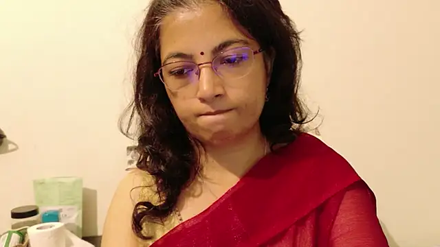 XXX chat uživo modela HairyMommy