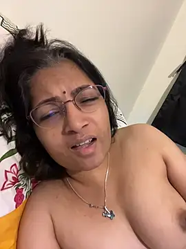 HairyMommy Webcamshow