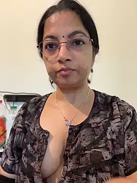 Kannada40's Live XXX Chat