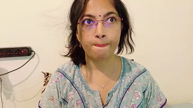 Mommyhairy webcam show