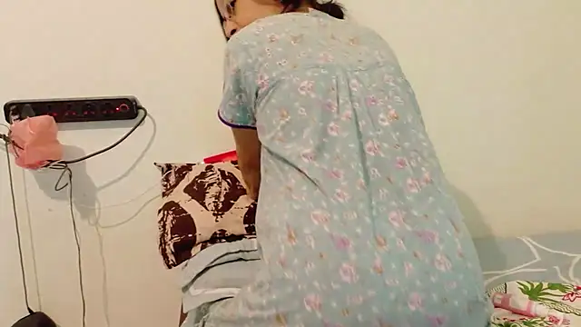 Mommyhairy webcam show