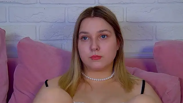 Chat +18 de TinnaBurton ao vivo
