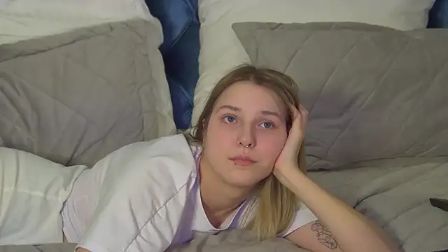 TinnaBurton Chat XXX in diretta