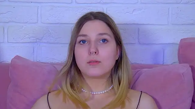 TinnaBurton élő XXX-chatje