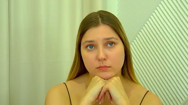 TinnaBurton Chat XXX live
