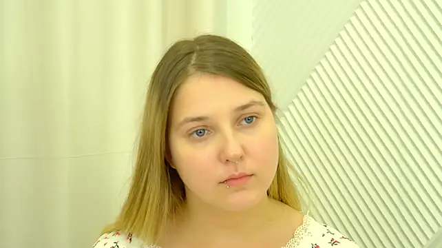 TinnaBurton Chat XXX in diretta