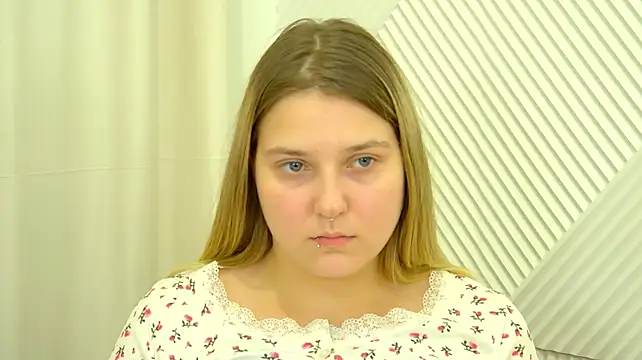 TinnaBurton Adlı Modelin Canlı XXX Sohbeti