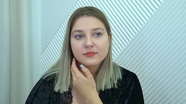 TinnaBurton Chat XXX in diretta
