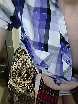 XXX chat uživo modela CrazyMaya39