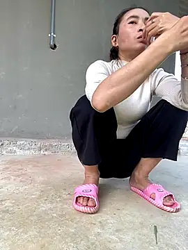 pitty_mymi's Webcam Show