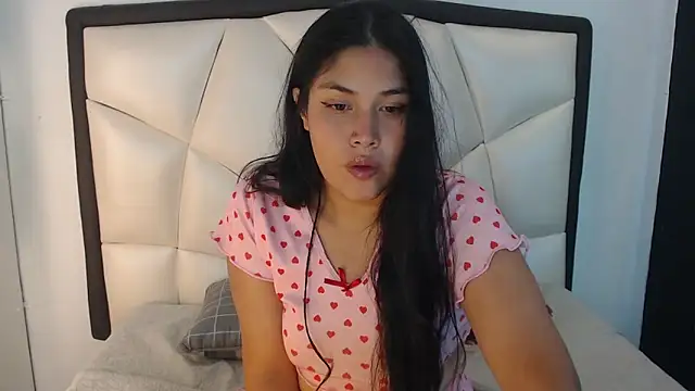 Chat XXX en directo de Channel_Mills