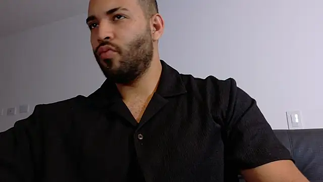Chris_Vardenのウェブカメラショー