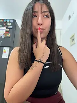 Lina_soler69's Webcam Show