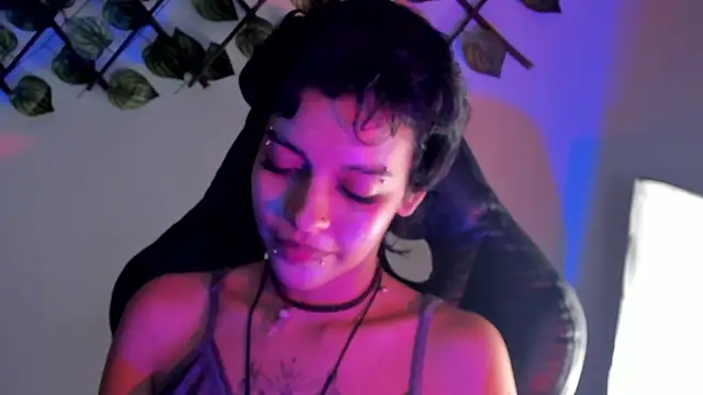 Anny_Kiitty Pertunjukan Webcam
