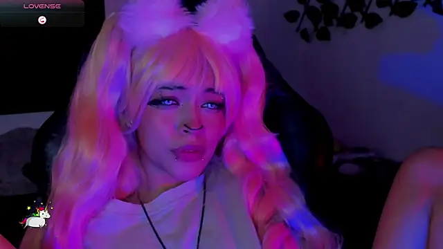 Anny_Kiitty Pertunjukan Webcam
