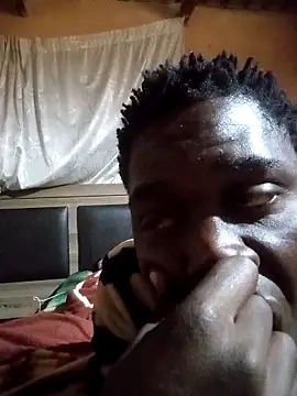 adolpm2m Show in webcam