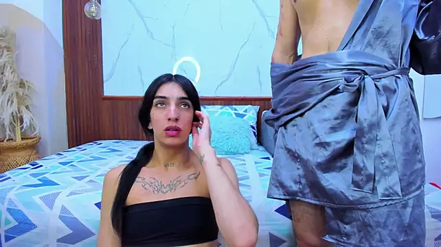 Show modela Loversinfire2 na web-kameri