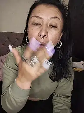 LILITH_LIBELULA Adlı Modelin Canlı XXX Sohbeti