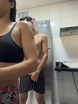 הופעת וובקאם של BiaDomeBiaDominatrix
