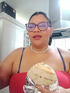 Chatroom XXX en direct de SelennaCooper