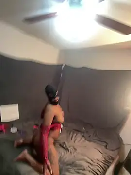 WeekndsOnly Show in webcam