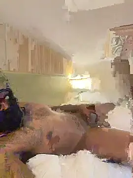 RoundWetBrown Show Webcam