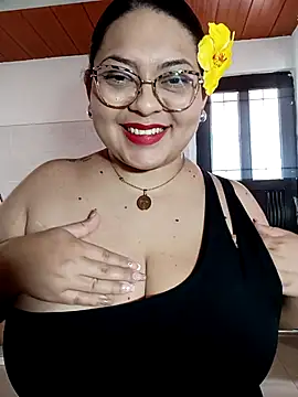 Anna_Lucia88 现场XXX聊天