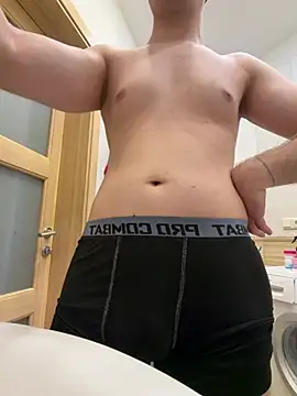 Tylerr2303 Show Webcam