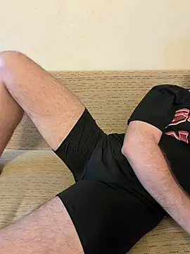 Show modela Tylerr2303 na web-kameri