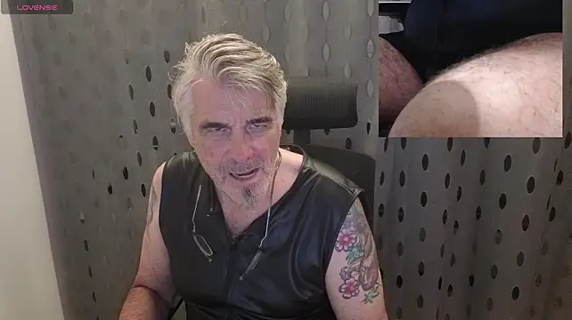 DirtyDaddy_CH Show Webcam