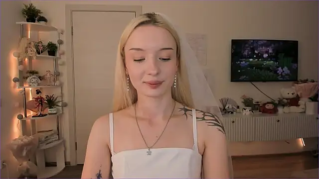 Tiffany_Paw Adlı Modelin Canlı Sohbet Odası