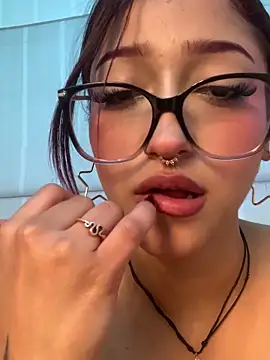 LilithMonette Show in webcam