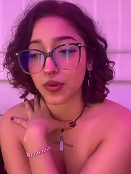 Chatroom XXX en direct de LilithMonette
