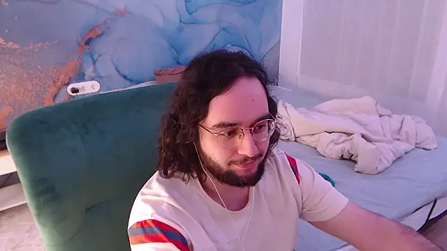 eren_jaeger2000 Show in webcam