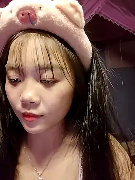 Baa-bee22 Show in webcam