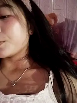 Baa-bee22 Adlı Modelin Canlı XXX Sohbeti