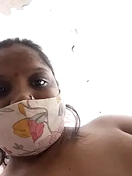 CUTE-LOVE-SWEETS Show in webcam