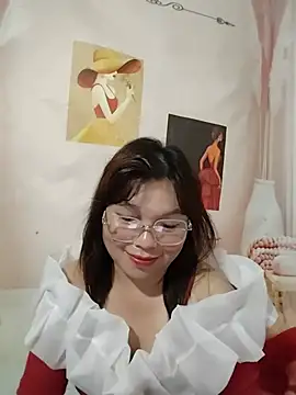 Cover-baa Adlı Modelin Canlı XXX Sohbeti