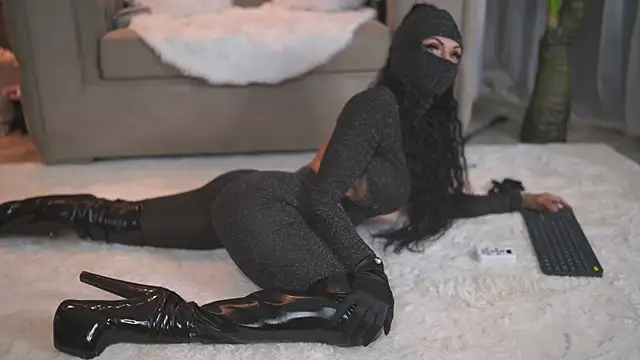 XenaBloom Show in webcam