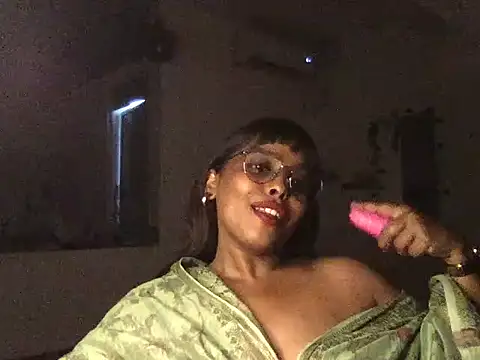 Chat XXX ao vivo de raveena_hot