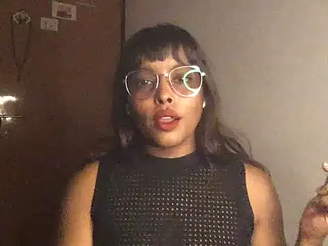raveena_hot Adlı Modelin Canlı XXX Sohbeti
