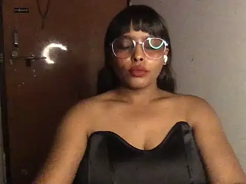 raveena_hot Adlı Modelin Canlı XXX Sohbeti