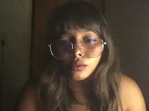 Онлайн чат XXX raveena_hot